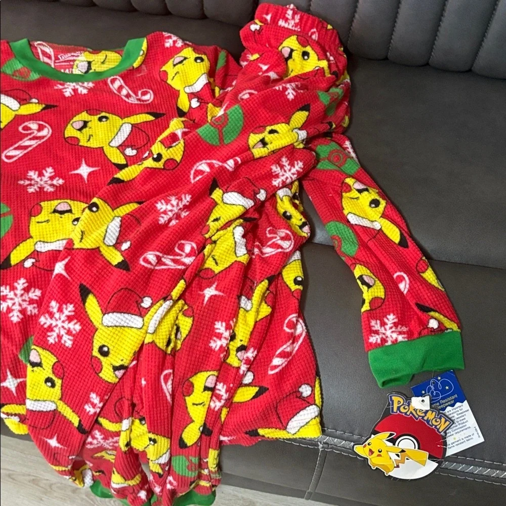 Pokemon festive red